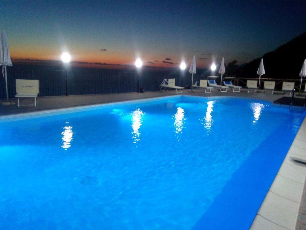 Agriturismo La Palombara Paola Esterno foto