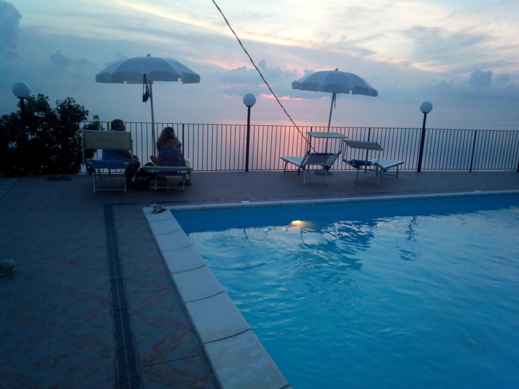 Agriturismo La Palombara Paola Esterno foto